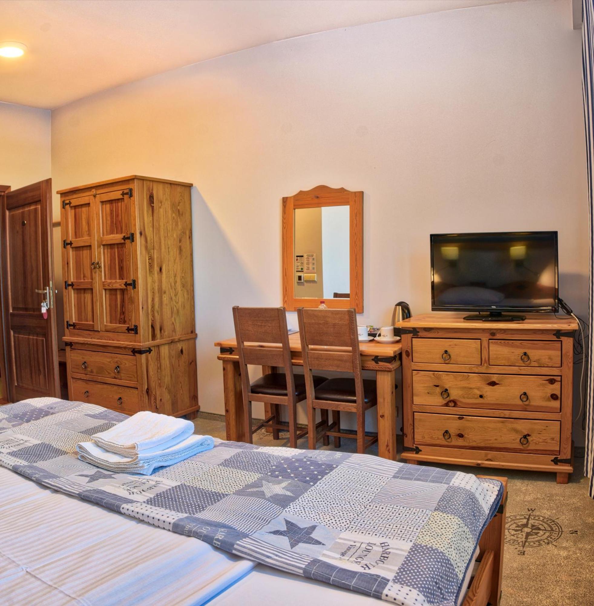 Hotel Joseph Conrad Spa & Wellness Pisz Exterior photo